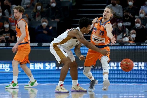 吴依铭和周 吴依铭和周