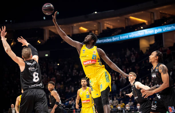 马克龙谈姆巴佩未参加奥运：不针对谁，不相信奥运的人是错的